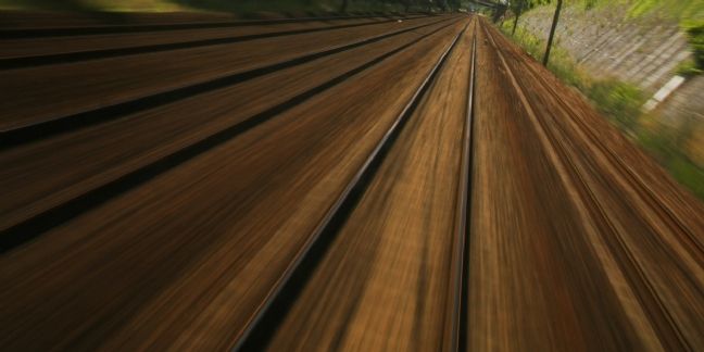 Voyages-sncf saute du train (en marche) du collaboratif