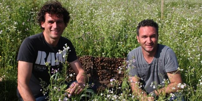 Sébastien et à droite Olivier Royer, les deux fondateurs de RoyeR Cosmétique.