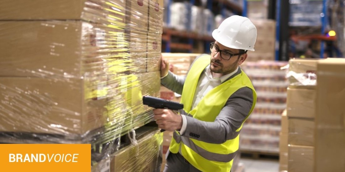 Quels sont les enjeux de la logistique en entrepôt au sein de la chaîne de distribution ?
