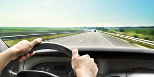 Un grand déplacement se situe à plus de 50 km et/ou plus de 1h30 du domicile.