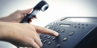 La relance téléphonique fait partie de l'arsenal du pré-recouvrement.