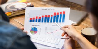 Afin de limiter les impayés, l'entreprise doit vérifier la solidité financière de ses partenaires.